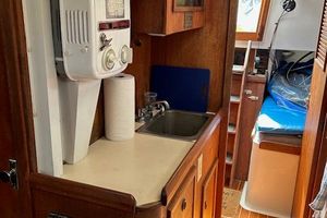1981 Hinterhoeller Niagara 35